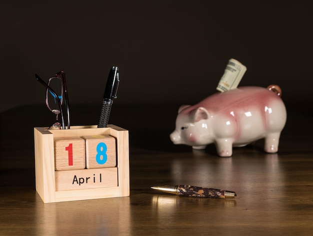 Save $5,000 in a Year: Your 2025 Finance Challenge
