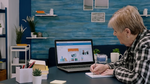 How to Choose the Right Health Insurance Plan During Open Enrollment 2025