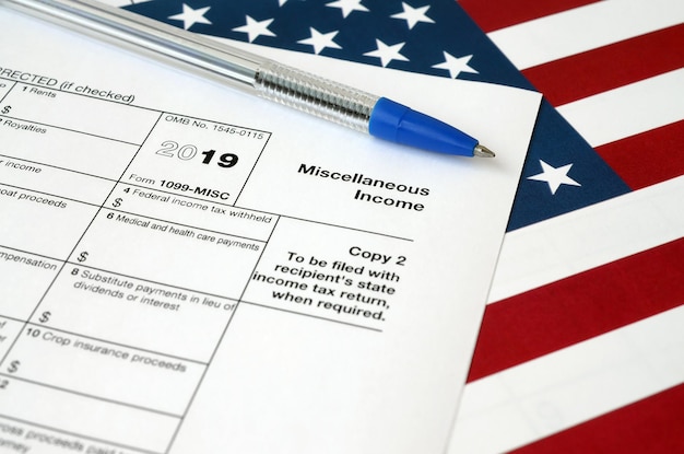 A comparative table highlighting eligibility criteria, credit amounts, and other key differences between the American Opportunity Tax Credit (AOTC) and the Lifetime Learning Credit (LLC), designed for clarity and easy understanding.