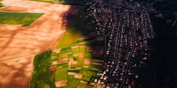 Analyzing Regional Disparities in US Economic Growth - Cover Image