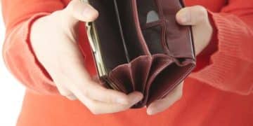 Navigating Your Finances: How the 2.8% Inflation Rate in 2025 Affects Your Budget - Cover Image